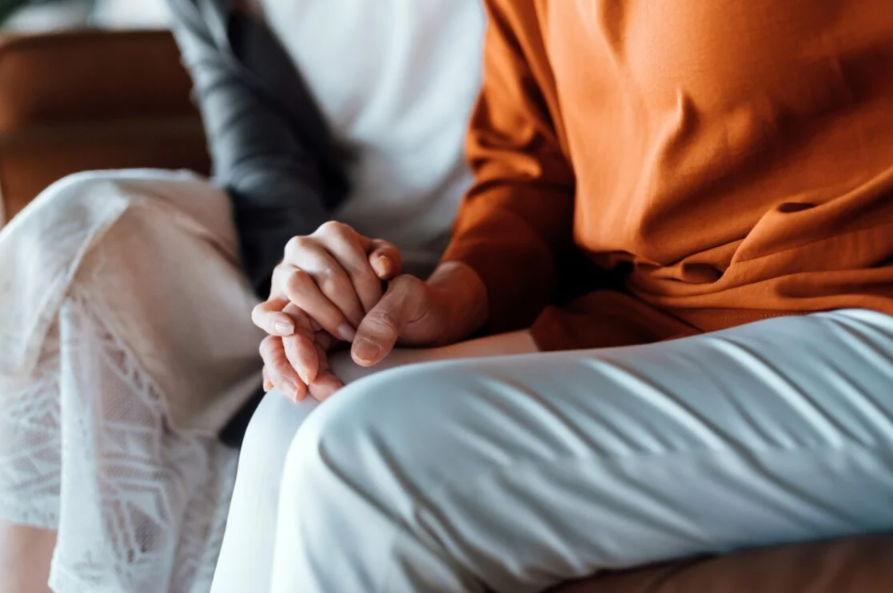 Why Reassurance Improves Emotional Well-being for Alzheimer’s Caregivers Alzheimer Caregivers Image